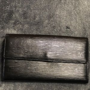 Louis Vuitton Long wallet BiFold EPI Leather